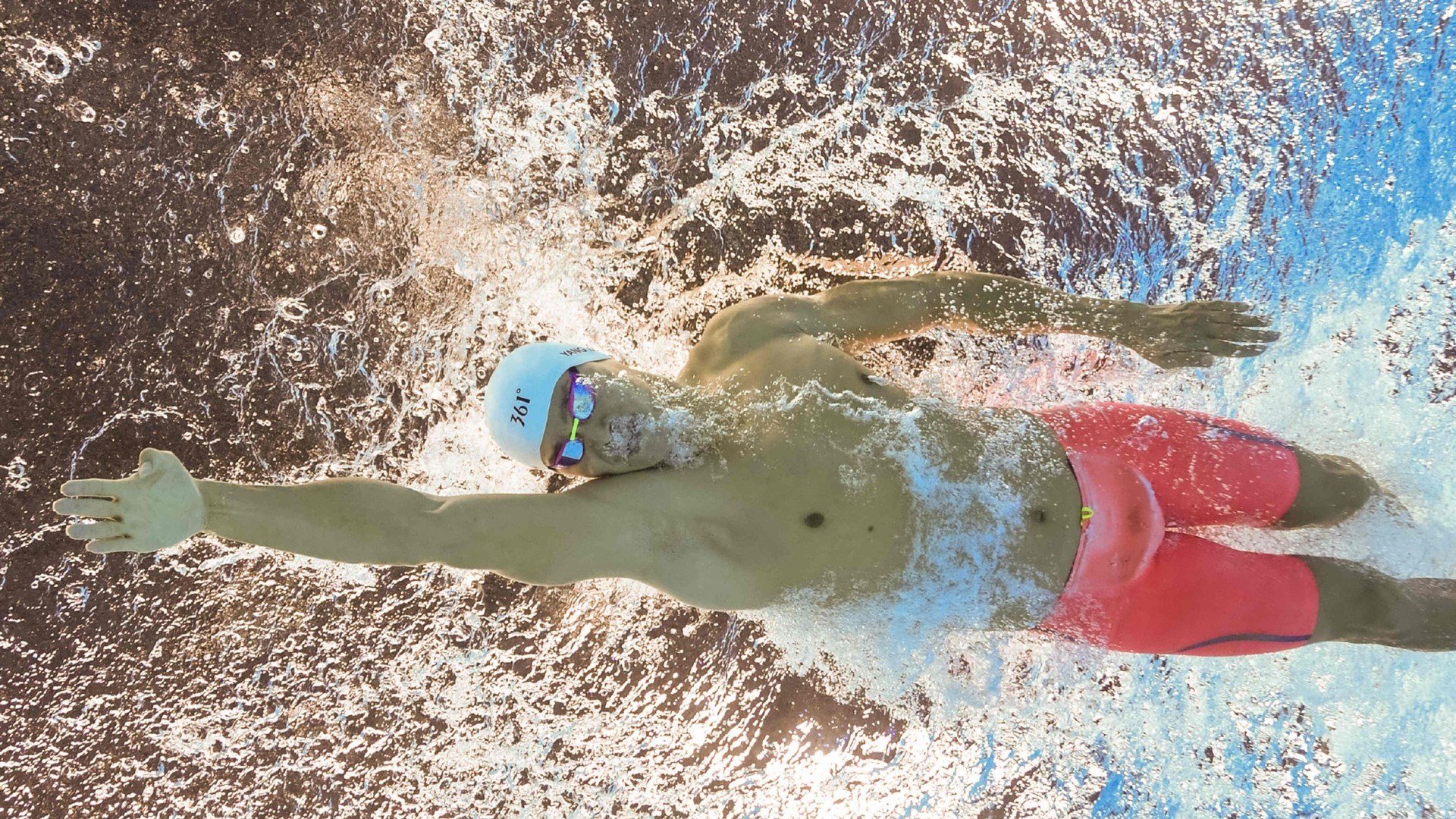 库里：百发百中，三分线外绝无仅有的“魔炮”！，库里如何超越魔术师